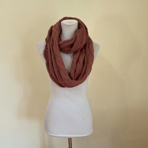 Women’s C.C. Infinity scarf